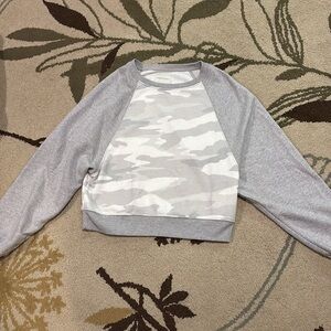 xs American eagle pullover